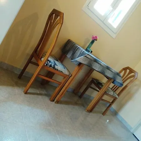 Apartament Botzoris *
