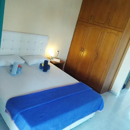 Apartament Botzoris *