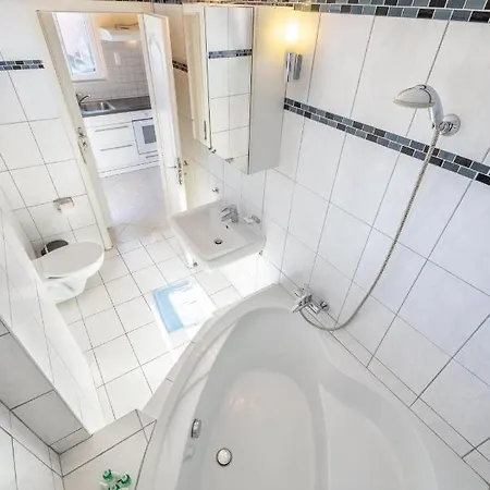 Botzoris Apartament *